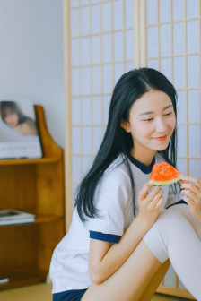 欧美疯狂三P群体交乱视频